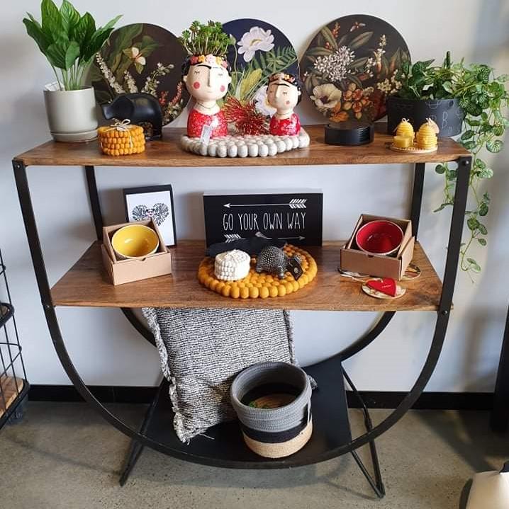 Frida round shelf unit