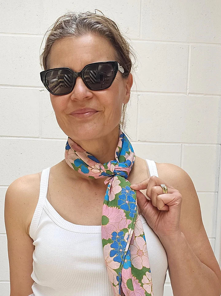 Hello Friday - Infinity Scarf