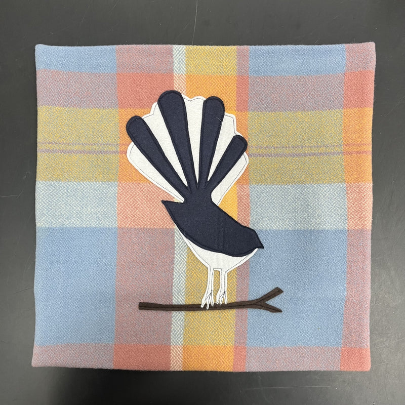 Blanket cushion - Fantail